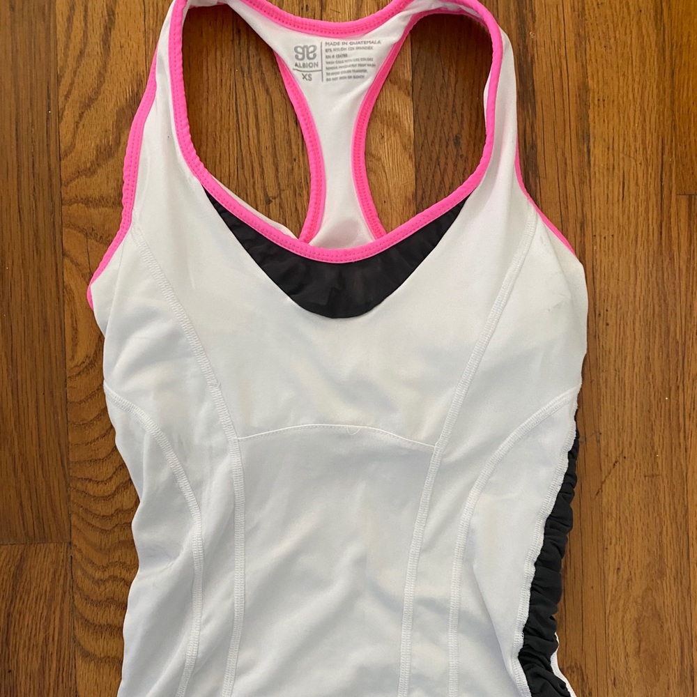 Albion Tennis / Athletic top size small